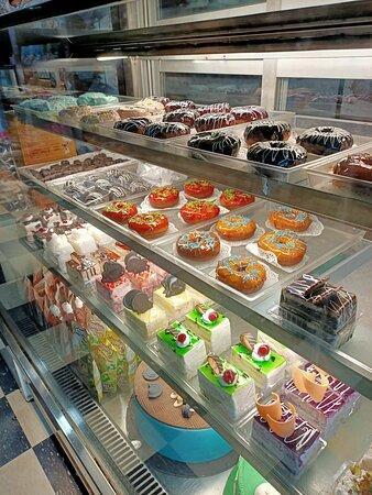 Rishi Rich Sweets N Bakery